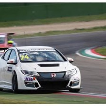 #ETCC @akupellinen claimed pole position for his @fia.etcc return at #Imola this afternoon, with Pete Fulín narrowly beaten to top spot in a dramatic qualifying session
#TouringCar #Aku #Pellinen #Imola #motorsport