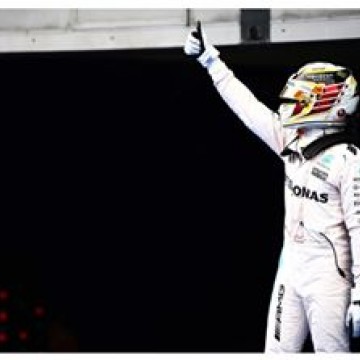 #F1 @lewishamilton takes pole at #Sepang
#MalaysianGP #formulaone #formula1 #Lewis #Hamilton #Mercedes #motorsport
