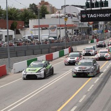 #ETCC @thefulda22 and Zsolt Dávid Szabó were the winners as the FIA European Touring Car Cup delivered two action-packed races on the challenging streets of Vila Real
#TouringCar #motorsport #Portugal #VilaReal