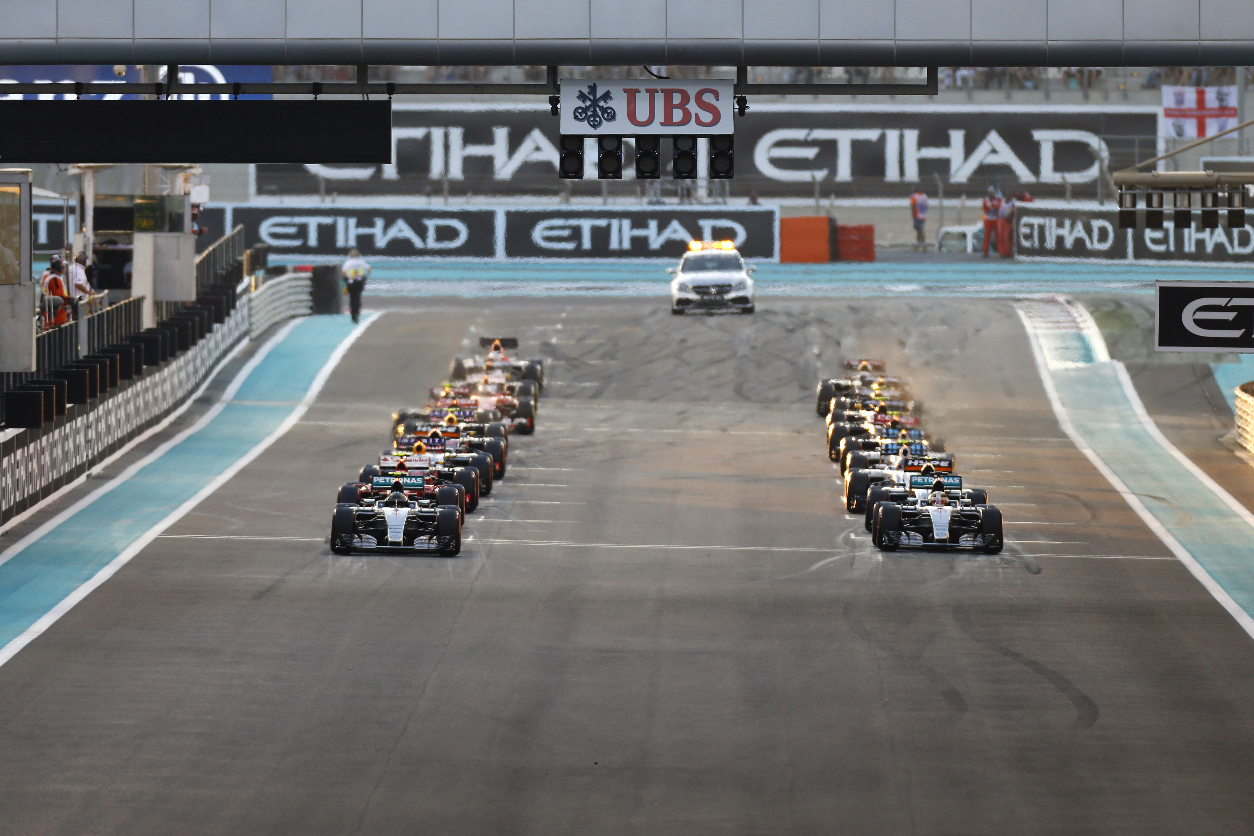 Формула 1 Абу-Даби гоночный автомобиль загрузить