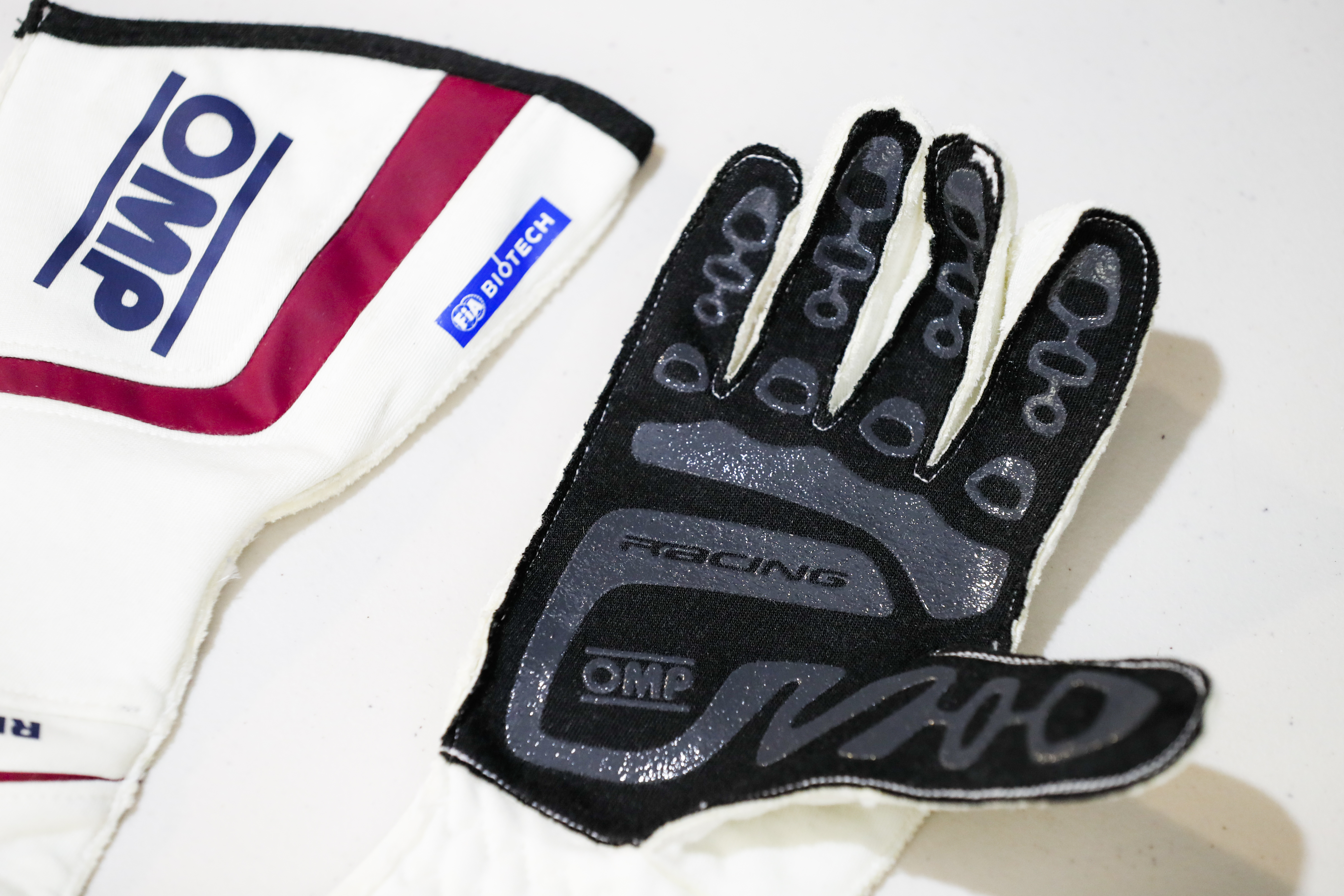 Перчатки 1 год. Перчатки Puma Formula 1. Sparco f1 перчатки. Перчатки f0103wy. Перчатки f007.