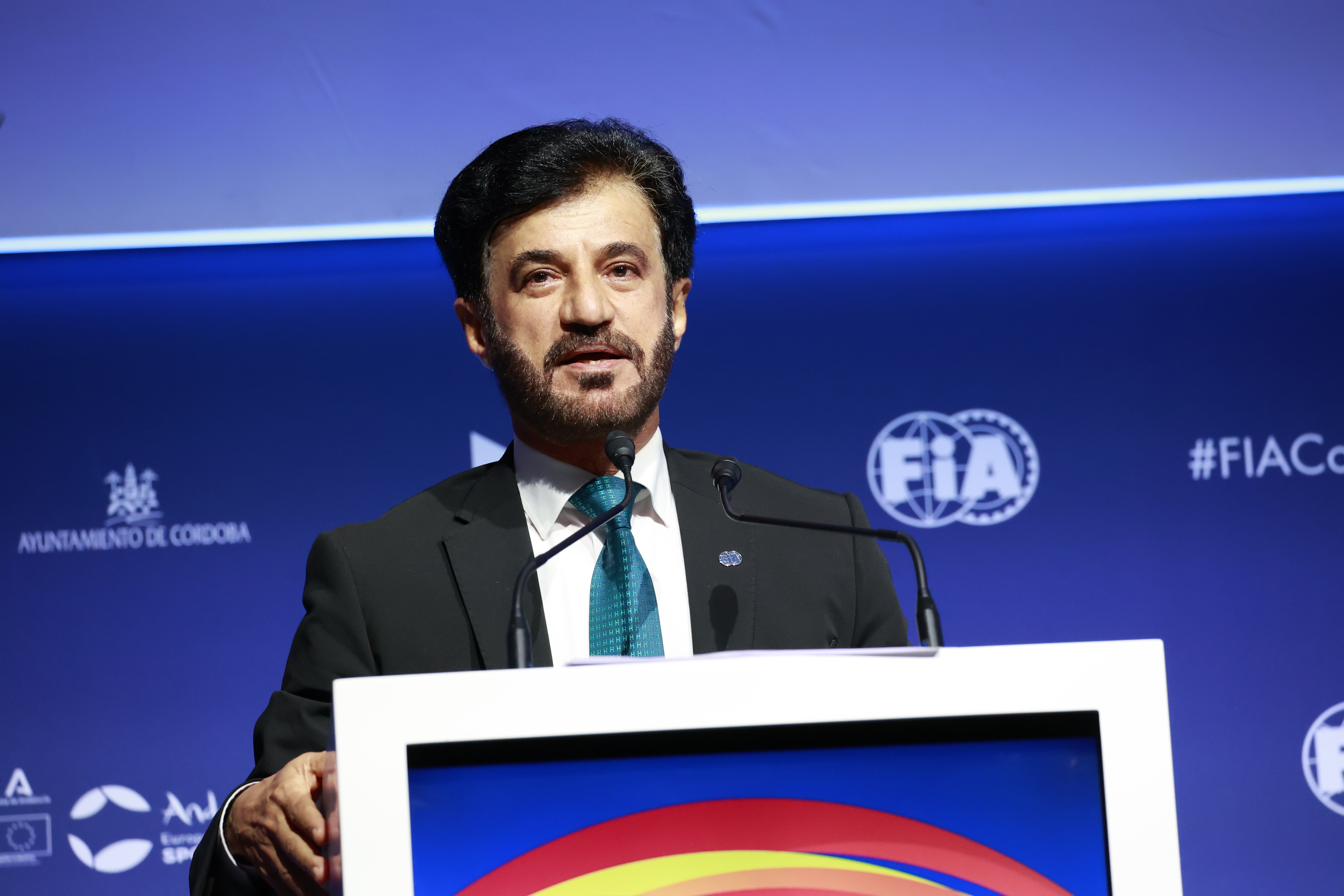 El presidente de la FIA, Mohammed Ben Sulay, en el discurso de apertura de la Conferencia Conjunta de Movilidad y Deporte en Córdoba, España, hoy (martes 20 de junio de 2023)