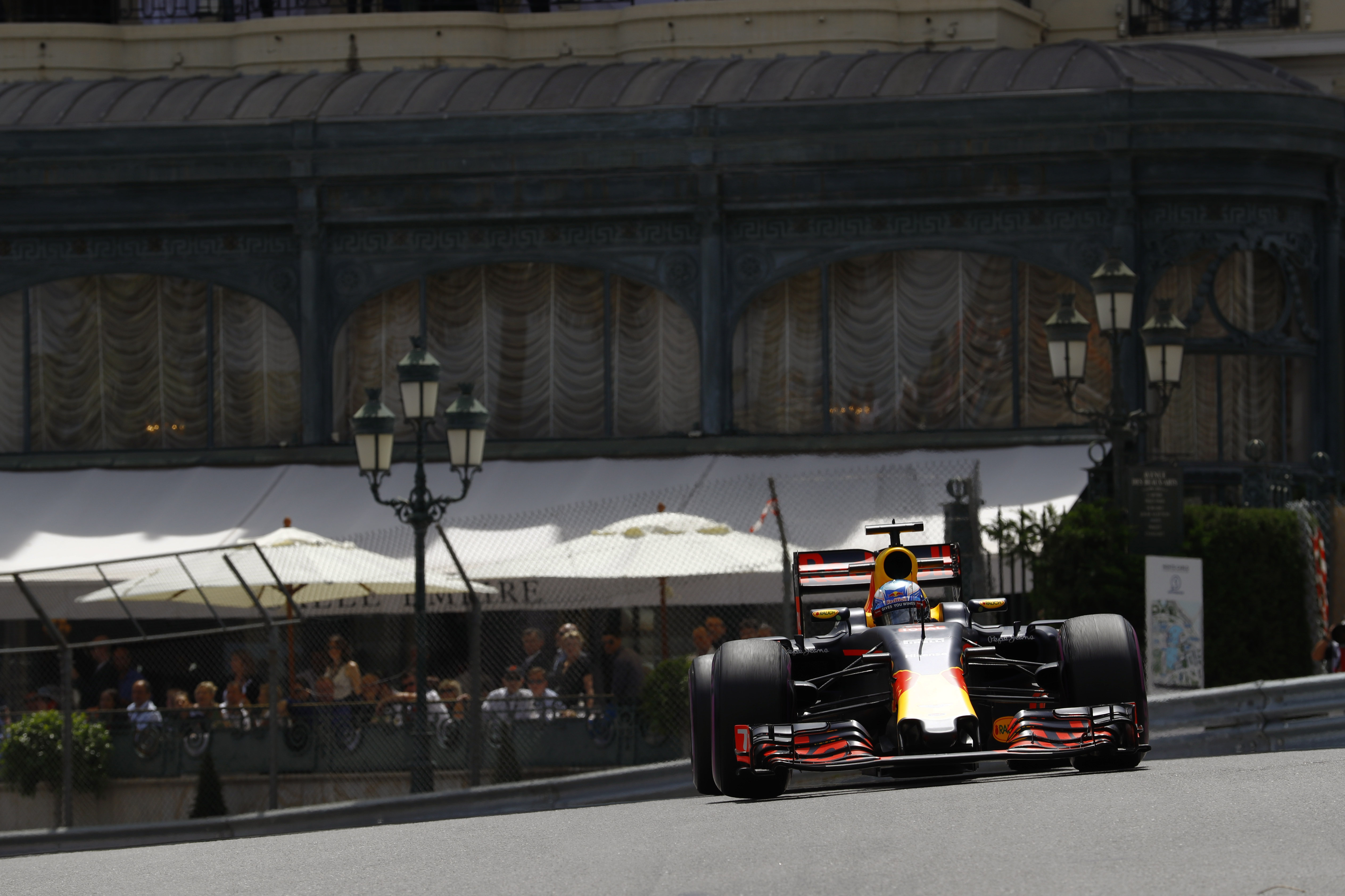 F1 - Ricciardo powers to the top of the timesheets in Monaco ...