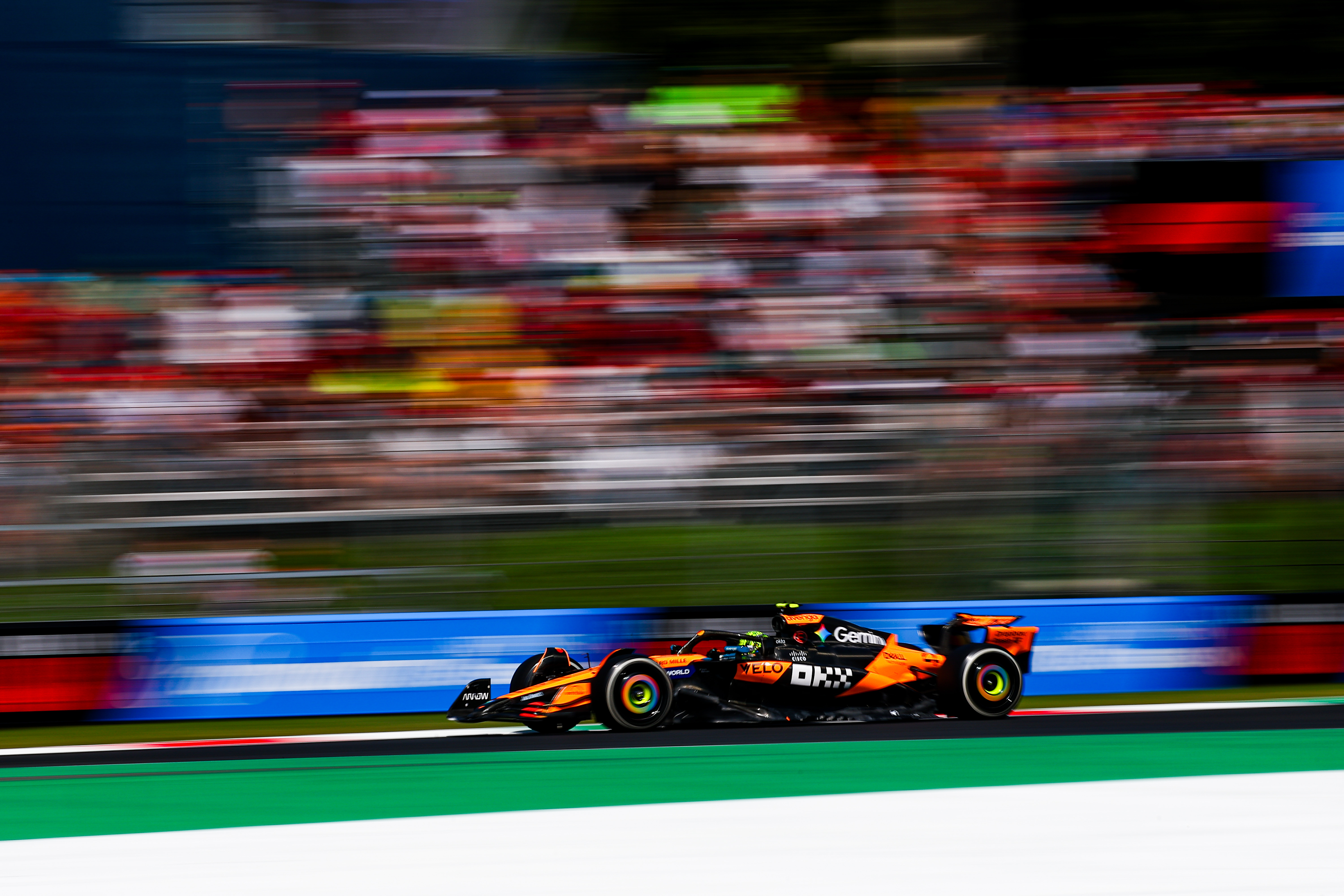 Norris lidera la práctica final del GP de Italia, superando a Leclerc y Piastri