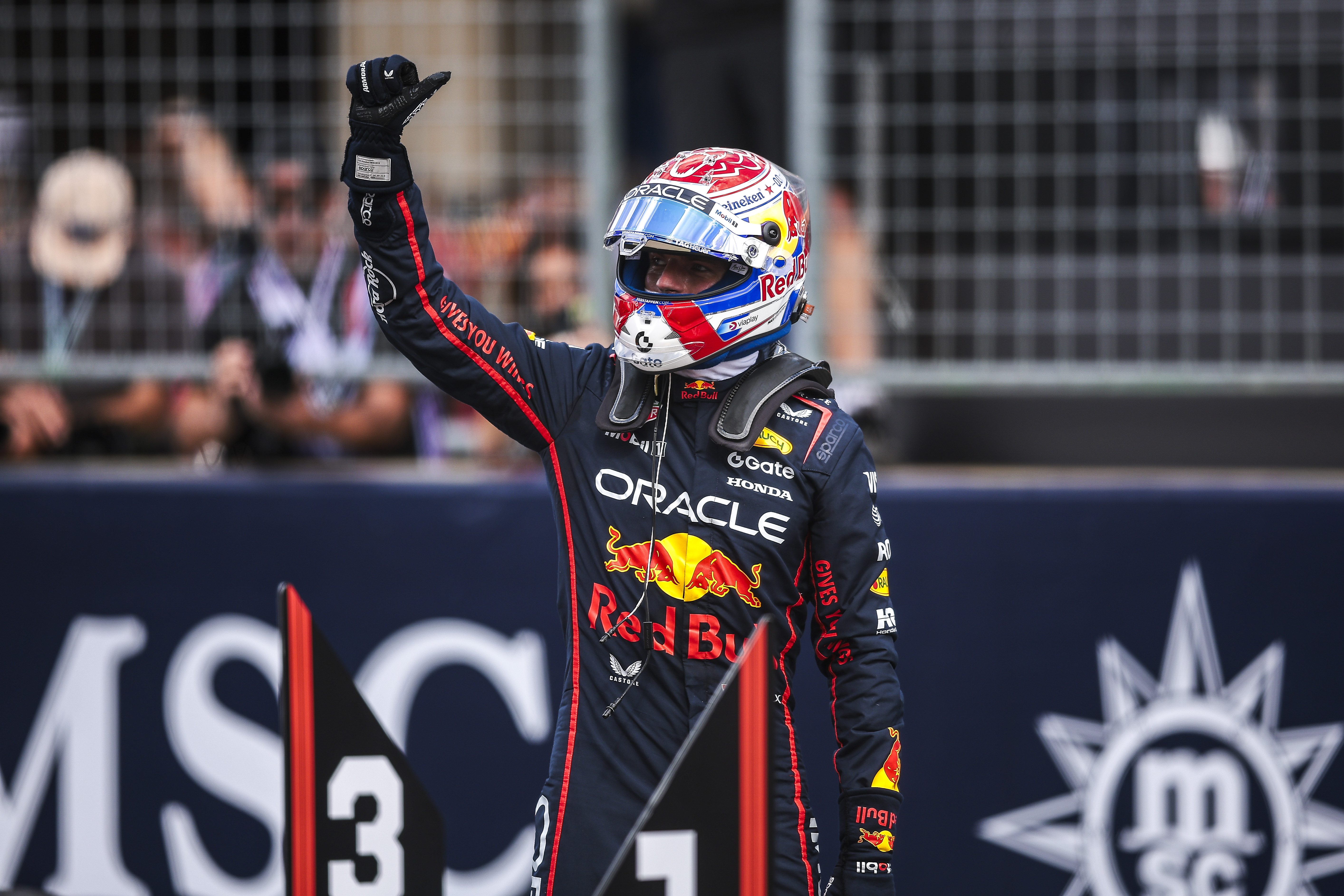 フェルスタッペン、オースティン・スプリントを制す マクラーレン勢は接触でリタイア