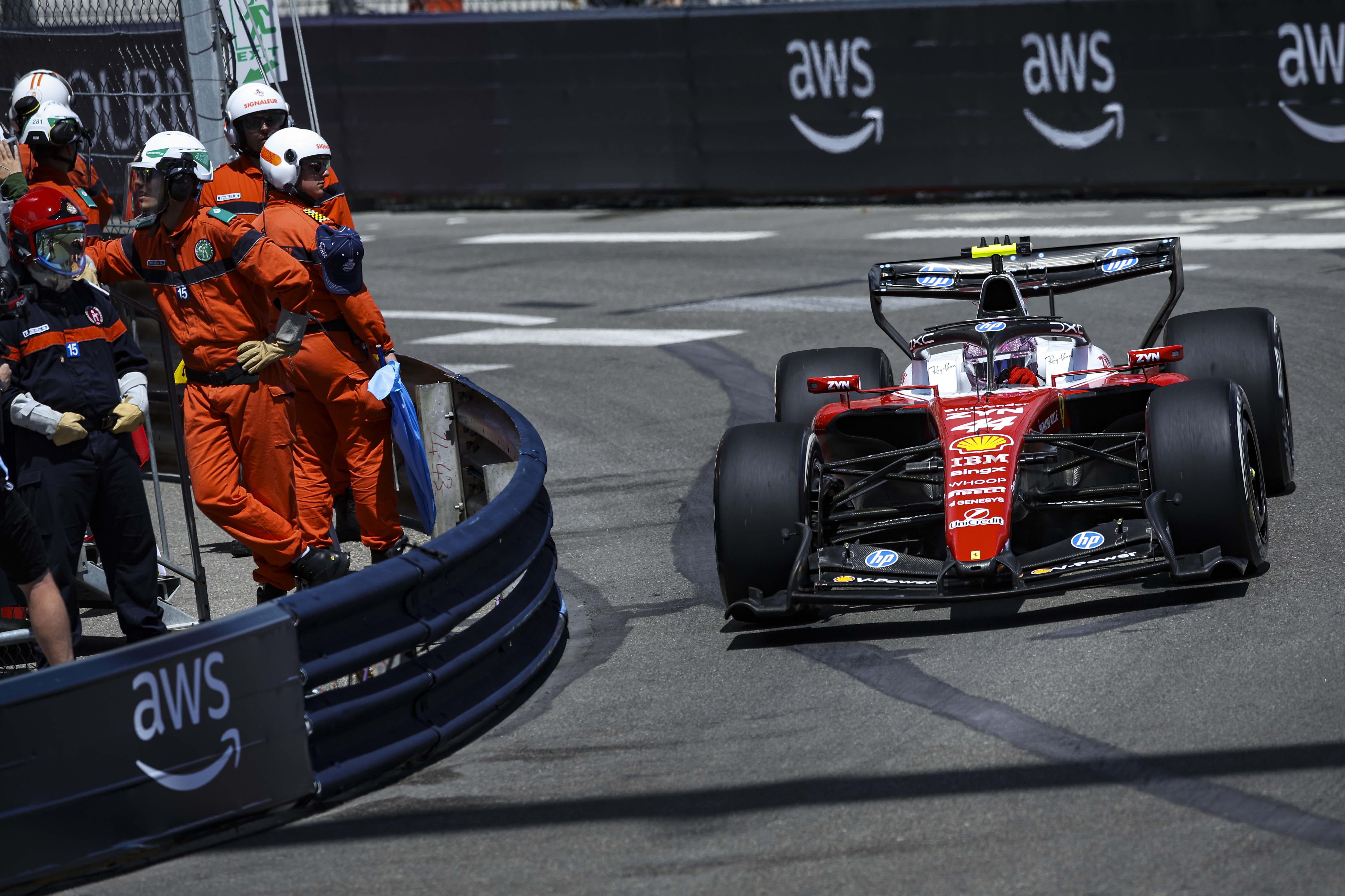 F1 - Hamilton leads Ferrari one-two in second practice in Monaco