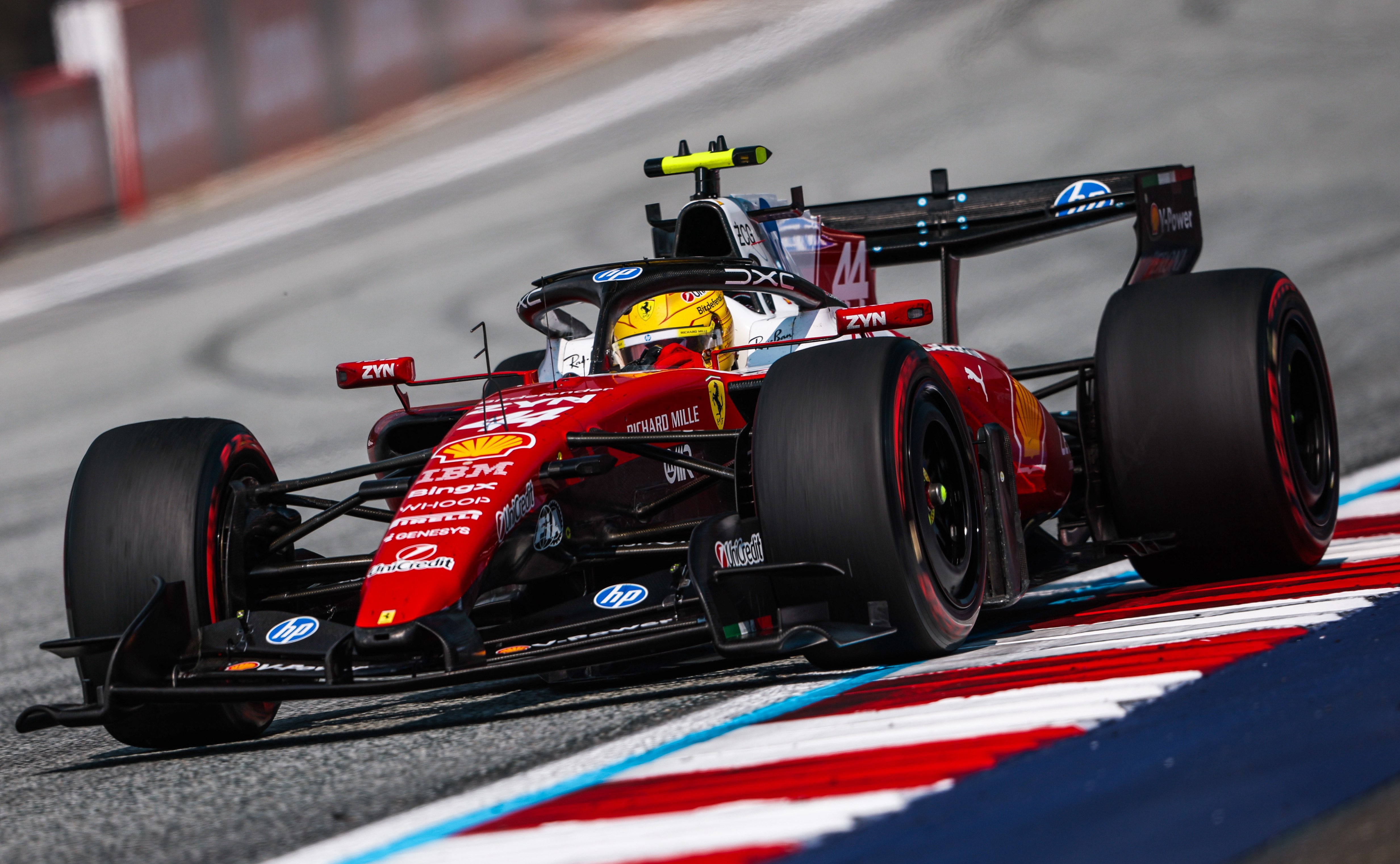 Hamilton Tops British Grand Prix Practice at Silverstone for Ferrari
