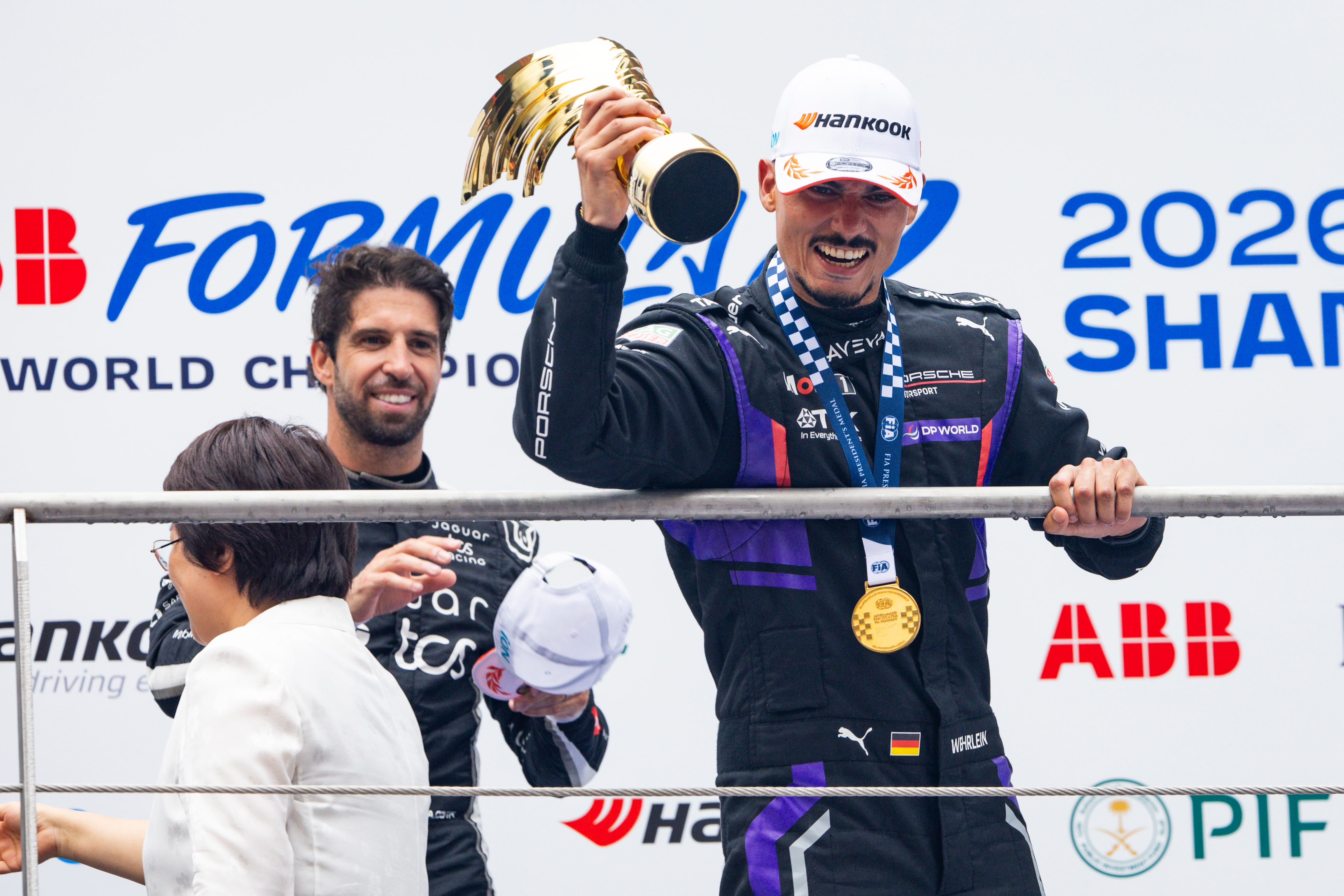 Photo: Federation Internationale de l'Automobile Une remontée historique pour Lola Yamaha ABT