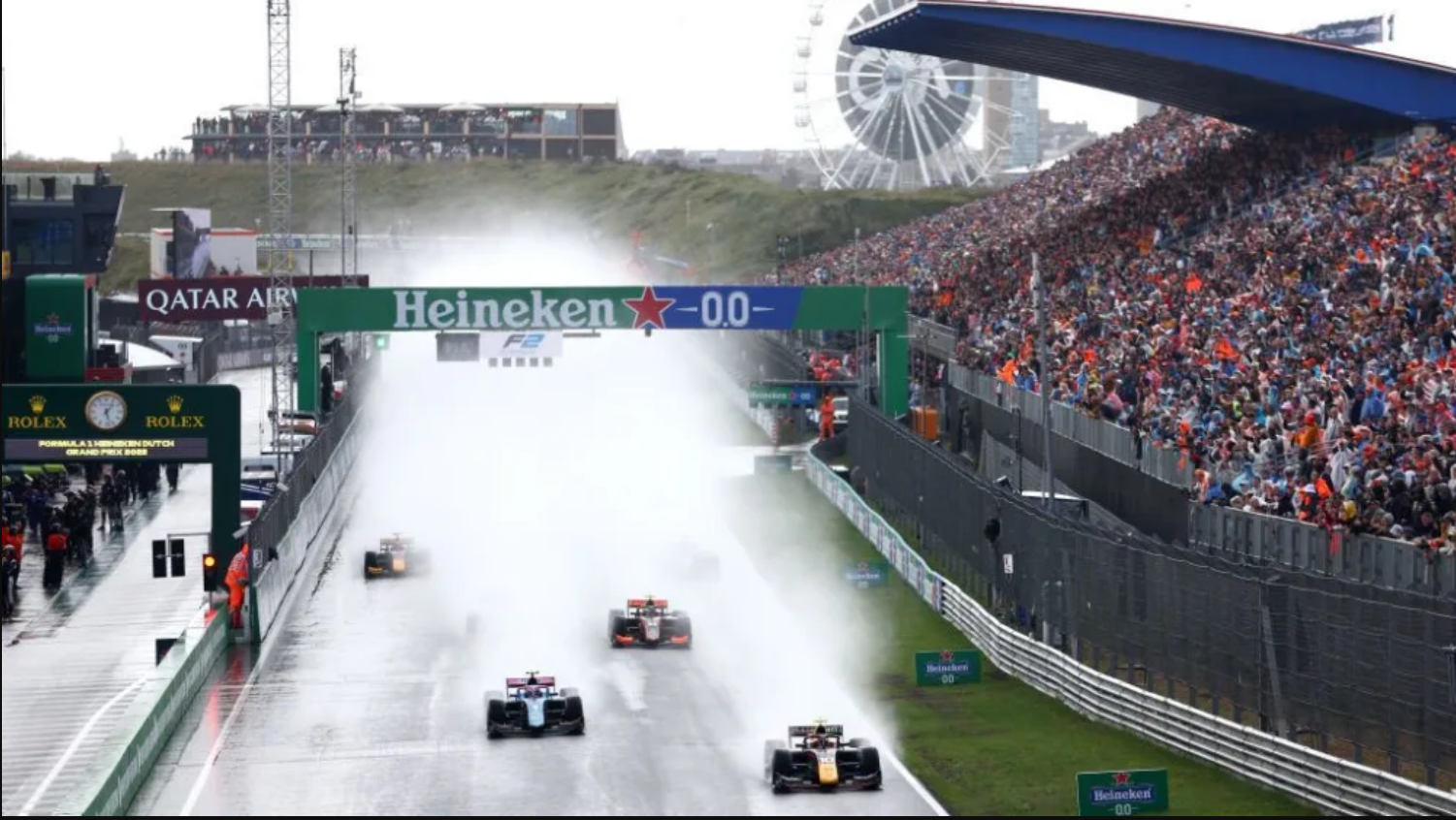 F2 – Isak Hadjar memimpin lapangan di GP basah Zandvoort yang berbendera merah