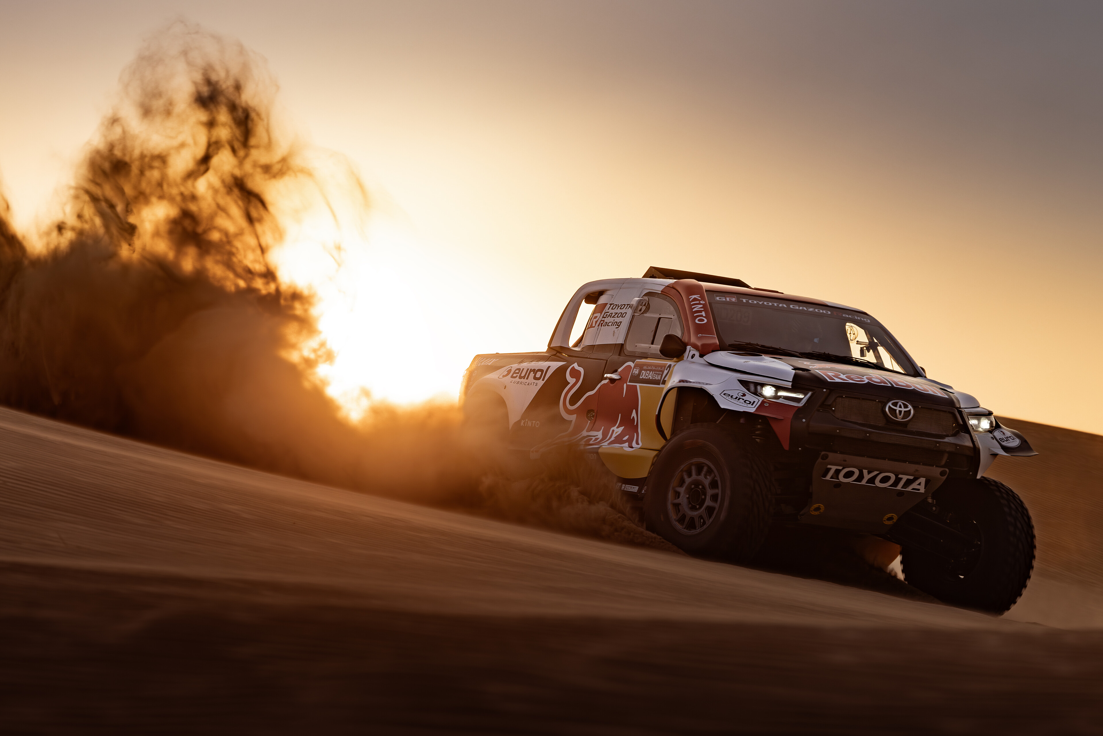 Al-Attiyah e Baumel são líderes na segunda corrida do Prodrive Hunter no Dubai International Baja