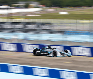 the_first_public_demonstration_of_the_futuristic_new-look_next_generation_car_in_the_hands_of_nico_rosberg_in_berlin_1.jpg