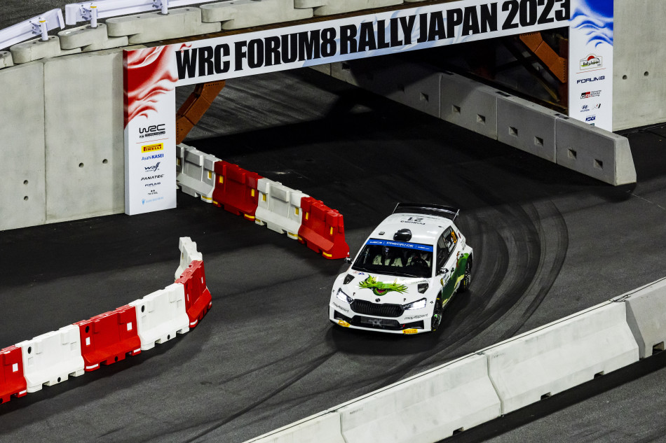 WRC - Neuville claims early lead at FORUM8 Rally Japan