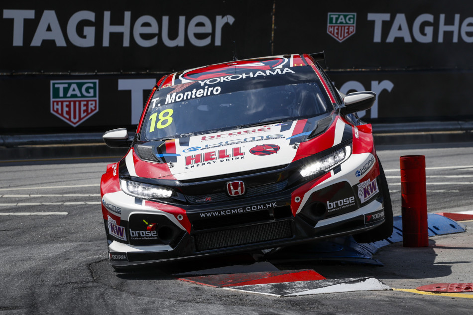 Wtcr Portuguese Pride As Monteiro Scores Emotional Wtcr Win In Vila Real Federation Internationale De L Automobile