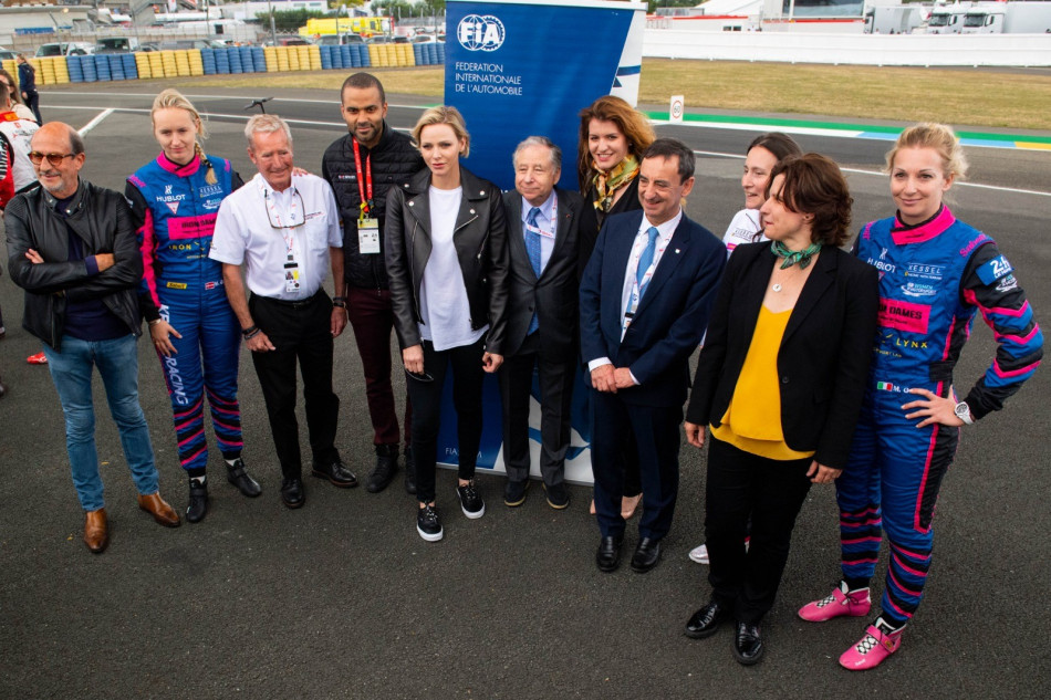 Four females at the start of the legendary Le Mans