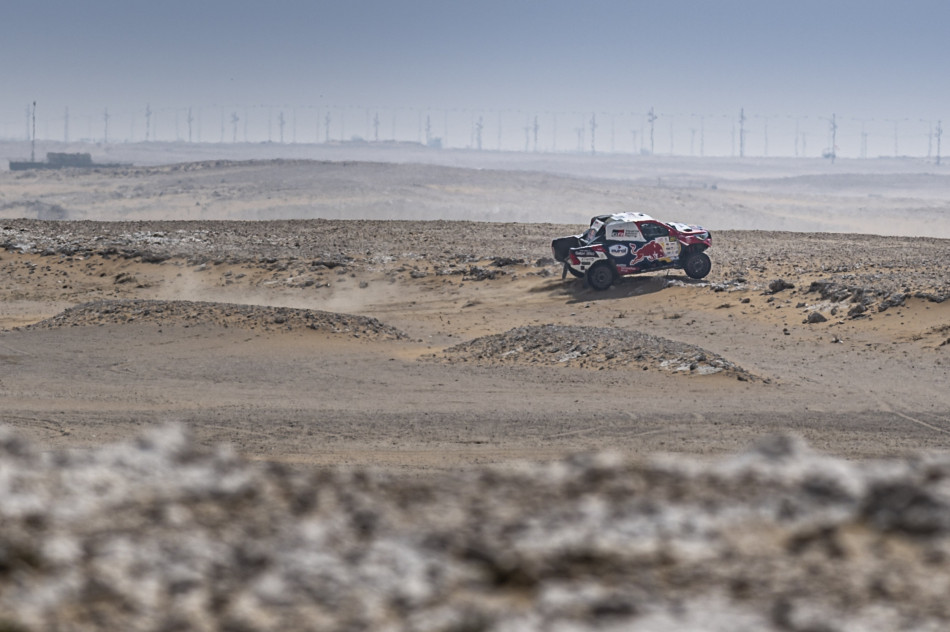 Cross Country – Al-Attiyah/Baumel the early pacesetters in Qatar