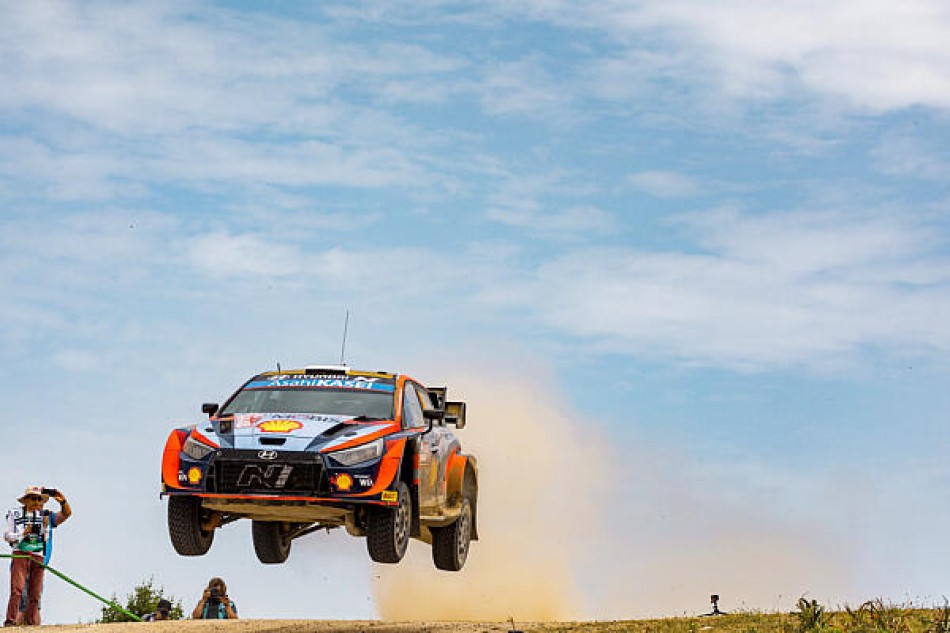 WRC – Tanak domina spietatamente sabato pomeriggio in Italia