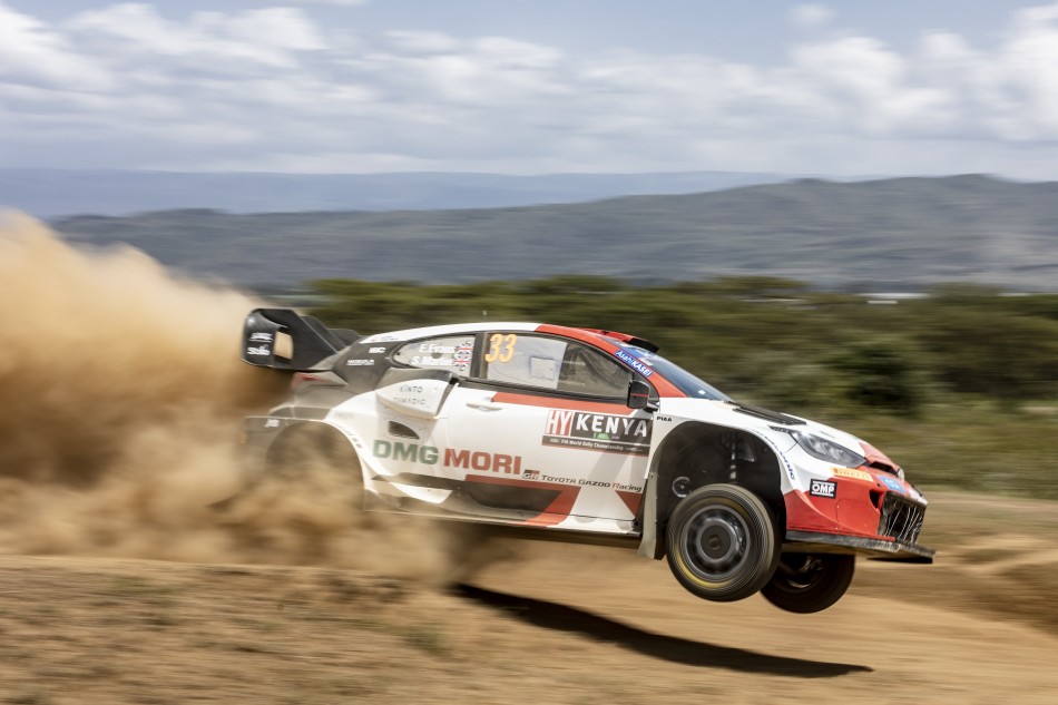 WRC - Sébastien Loeb leads Hyundai 1-2-3 in Spain