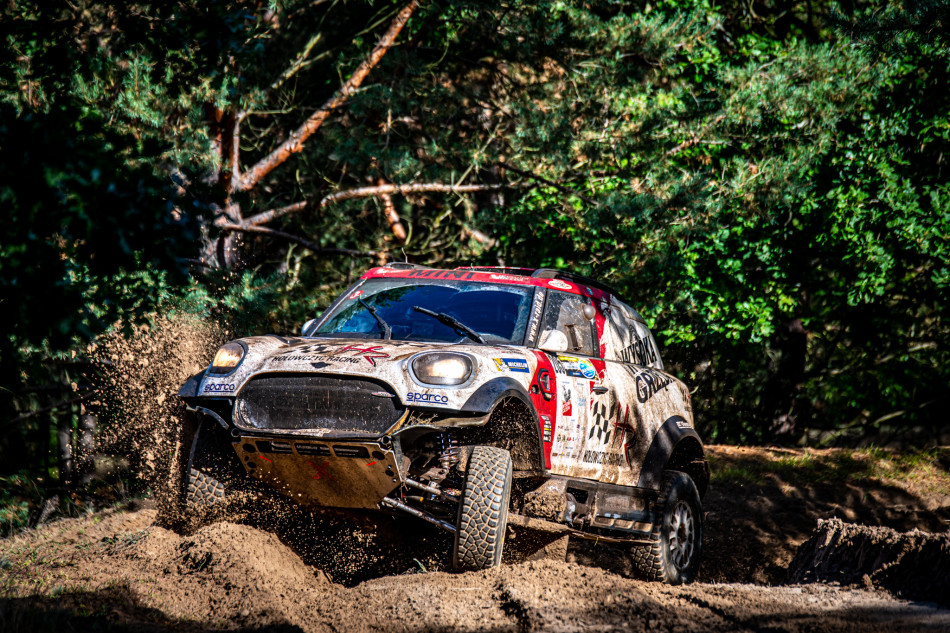 Cross-Country – Title fights hot up in Poland