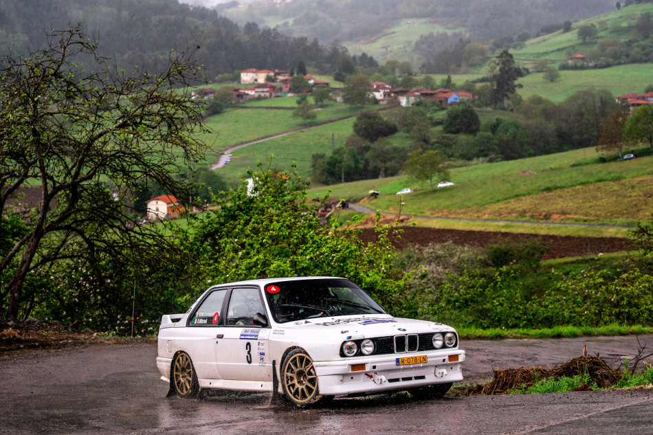 Martin McCormack and Barney Mitchell claimed a dramatic Historic Rally of Asturias victory