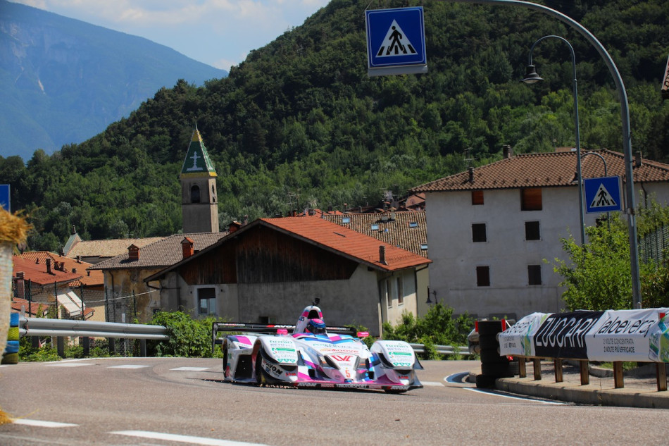 Merli victorioso en Sun-Kissed-Trento Bondone Hill Climb