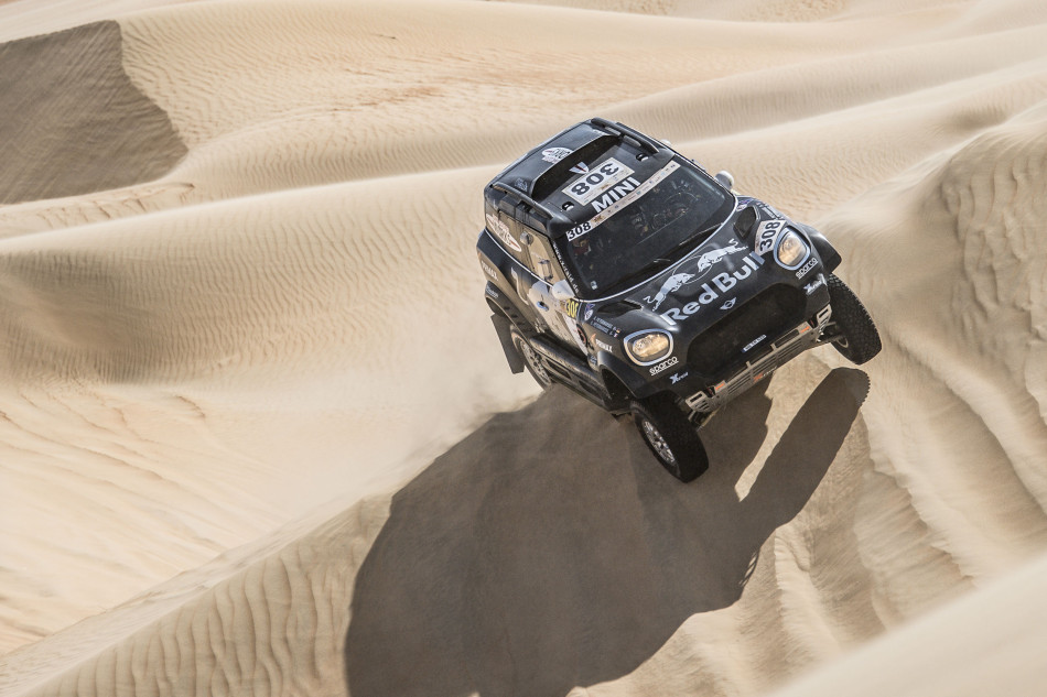 Peterhansels take control in the dunes