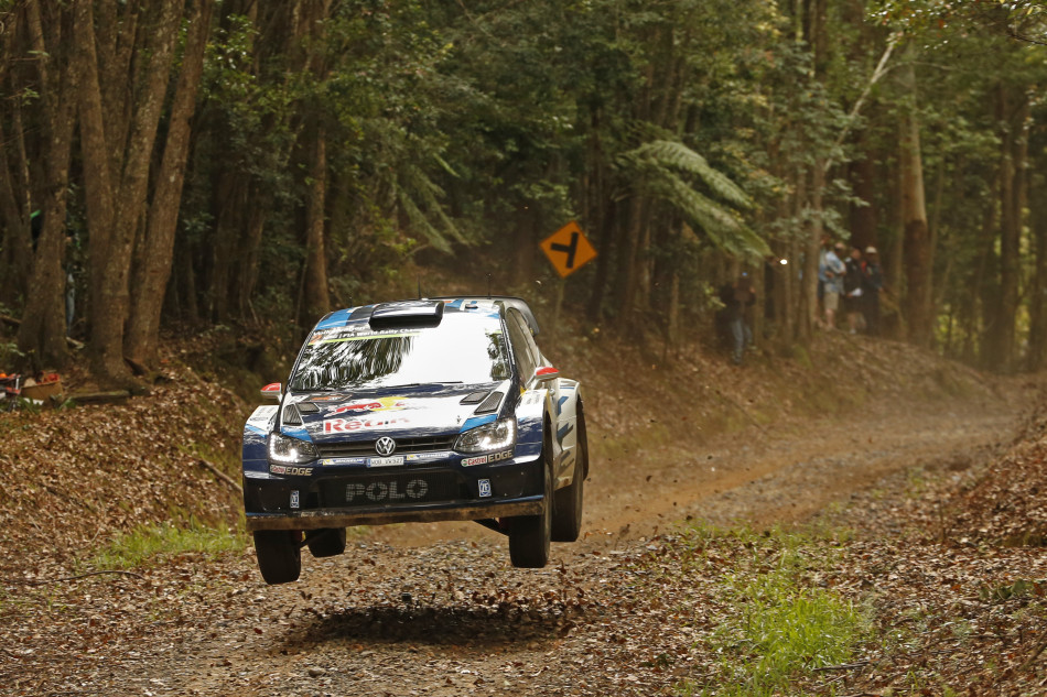 Latvala snatches last-minute lead