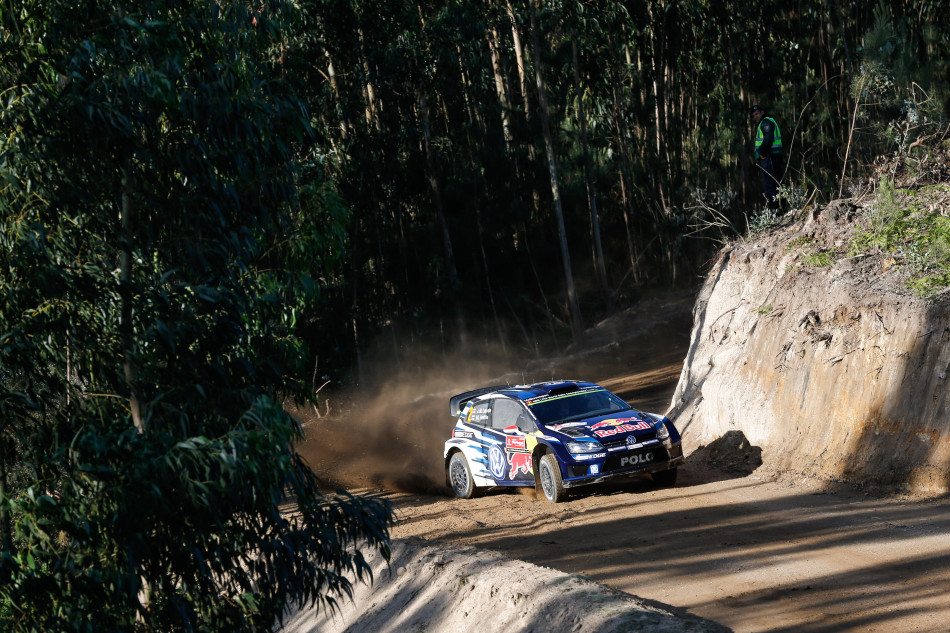 Ogier hunts down Latvala