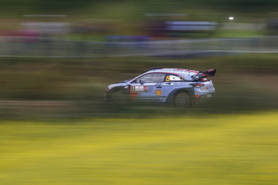 WRC – NEUVILLE HEADS THREE-WAY FIGHT IN POLAND