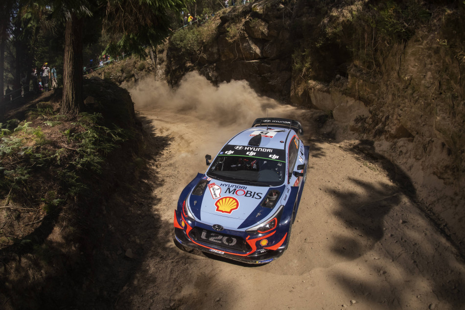 WRC - Neuville heads a dramatic Rally de Portugal