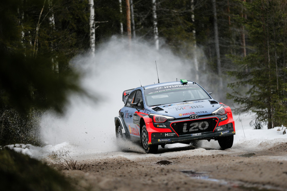 WRC - PADDON SLASHES THE GAP TO OGIER