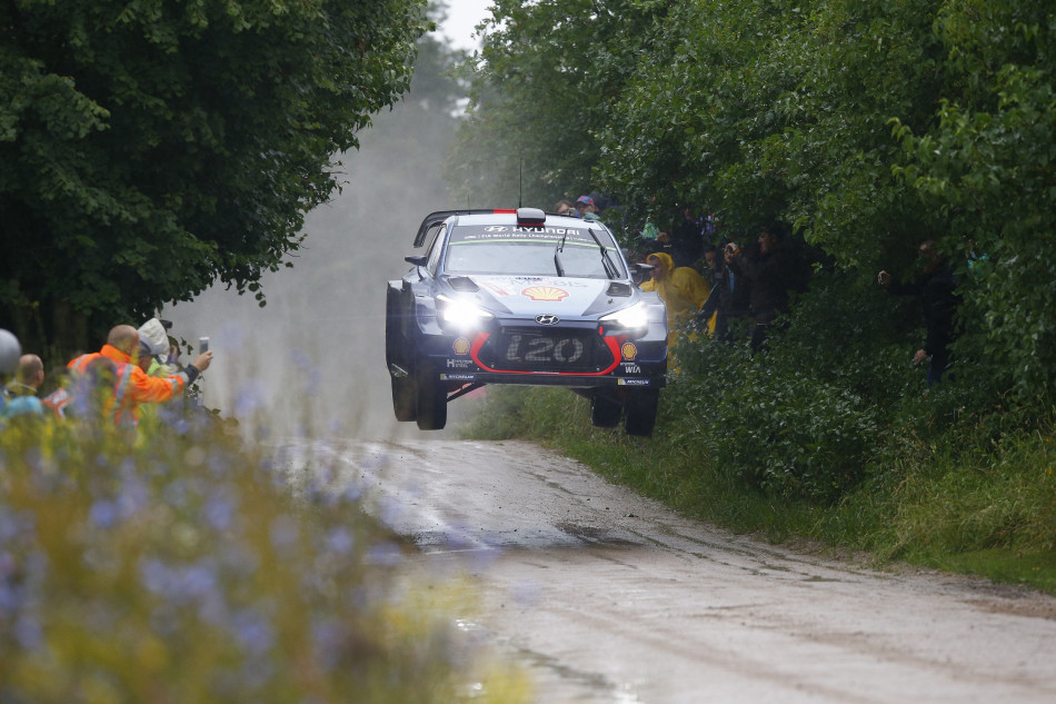 WRC – NEUVILLE & TÄNAK BATTLE IT OUT