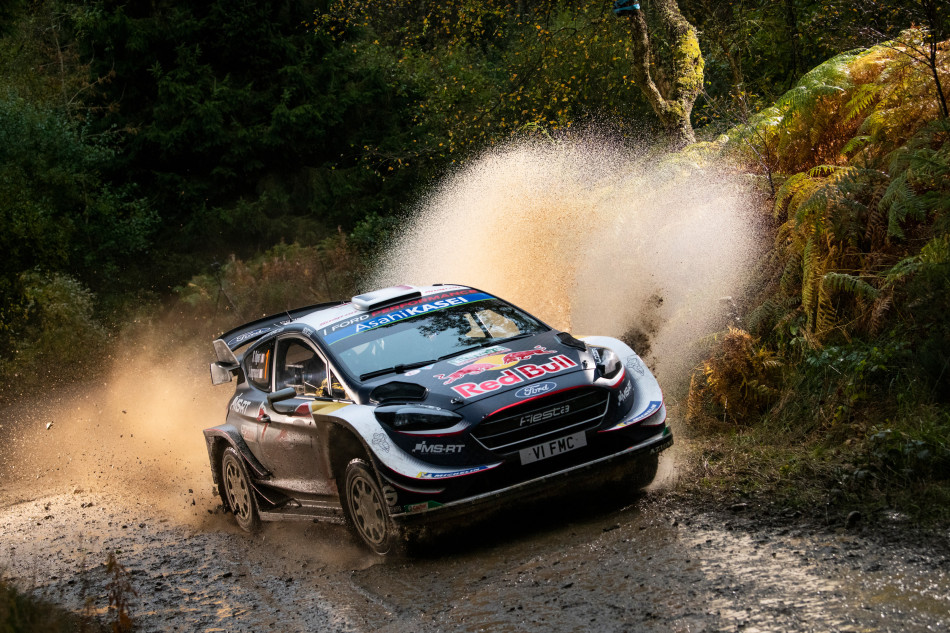 WRC – Ogier heads a quartet chasing victory; Tänak out
