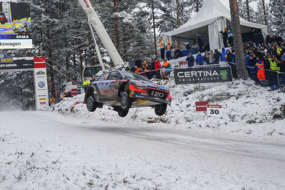 WRC - PADDON CHALLENGES THE WORLD CHAMPION