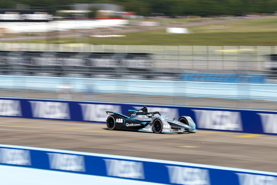 the_first_public_demonstration_of_the_futuristic_new-look_next_generation_car_in_the_hands_of_nico_rosberg_in_berlin_1.jpg