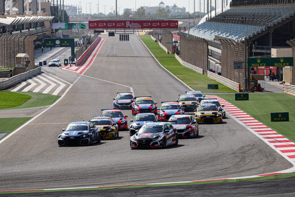 Norbert Michelisz battled through the pack to win Race 2 at WTCR Race of Bahrain