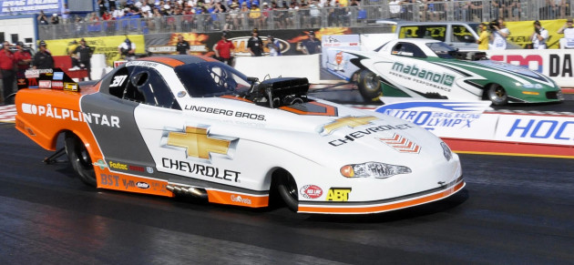 Top Methanol Funny Car - Johan Lindberg, Sweden – winner near lane