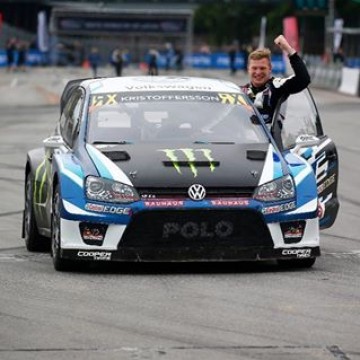 #WorldRX - @kristofferssonjohan has won the 2017 @fiaworldrx championship 🏆 thanks to his victory in @rxlatvia 🇱🇻. PSRX Volkswagen Sweden (Kristoffersson and his team-mate @petterwrc03) has also won the team's Championship 🏆. #Motorsport #Racing