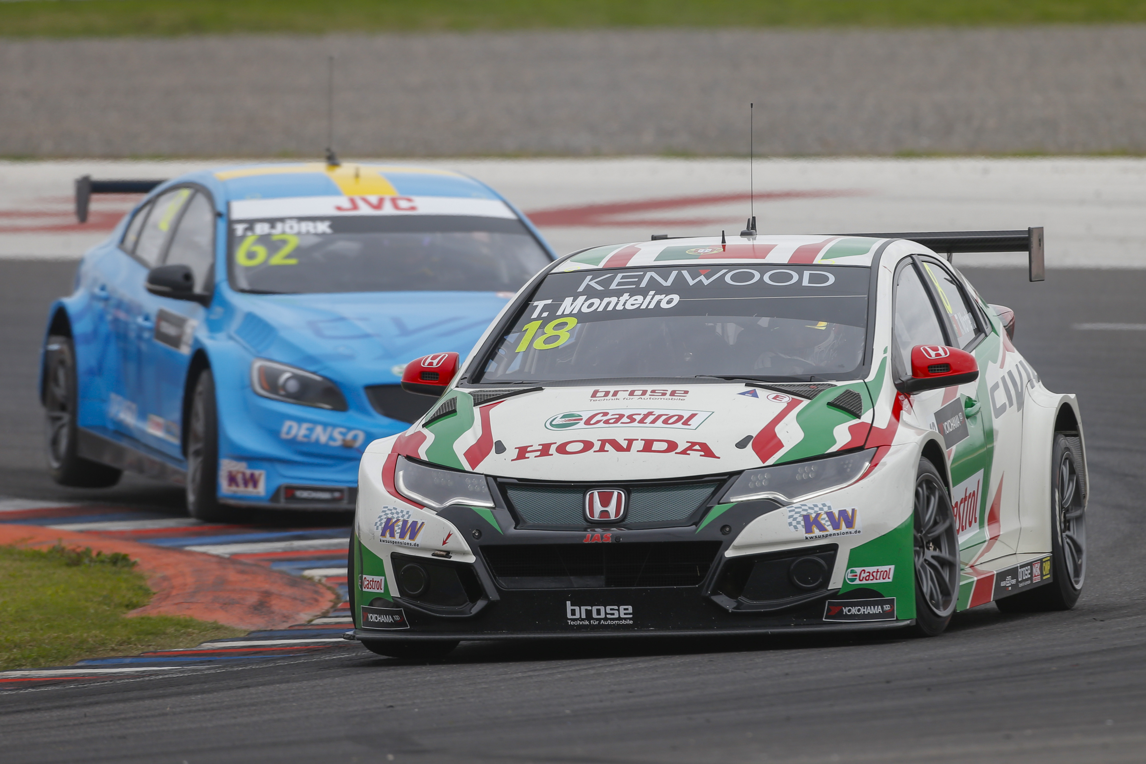 WTCC - WTCC community gets behind Tiago Monteiro